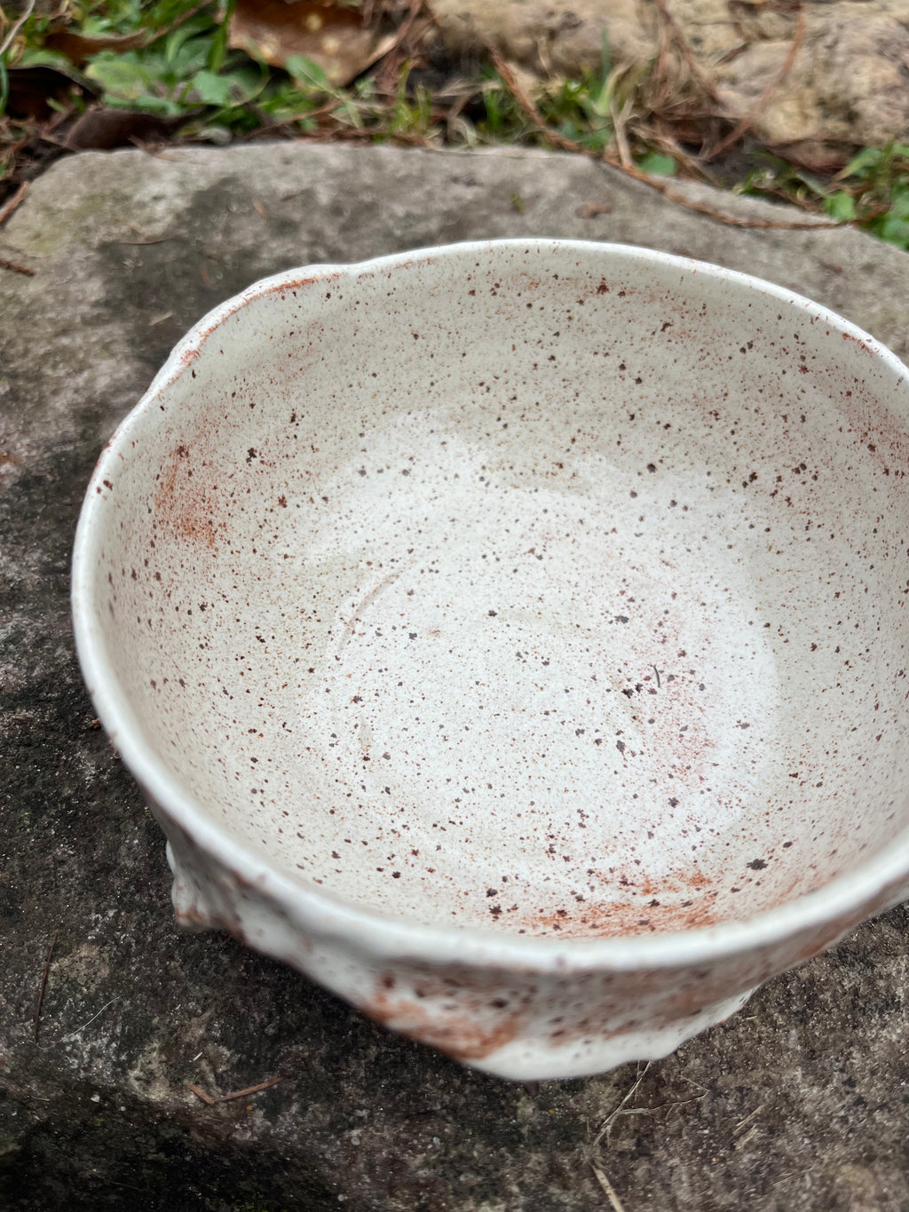 Schüssel Handgedrehte und modelliert