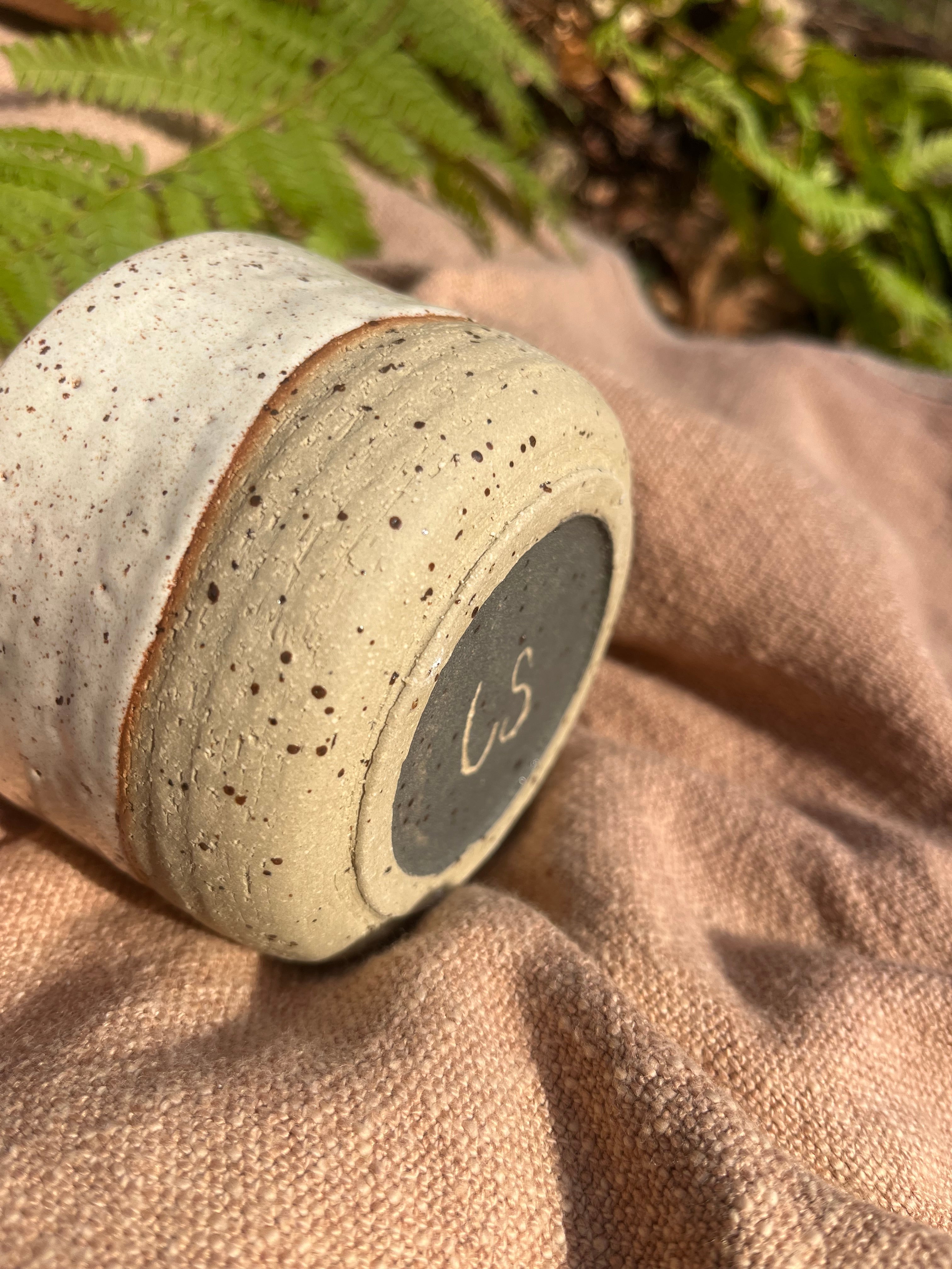 Steinzeugbecher - 250 ml – naturweiß gesprenkelt