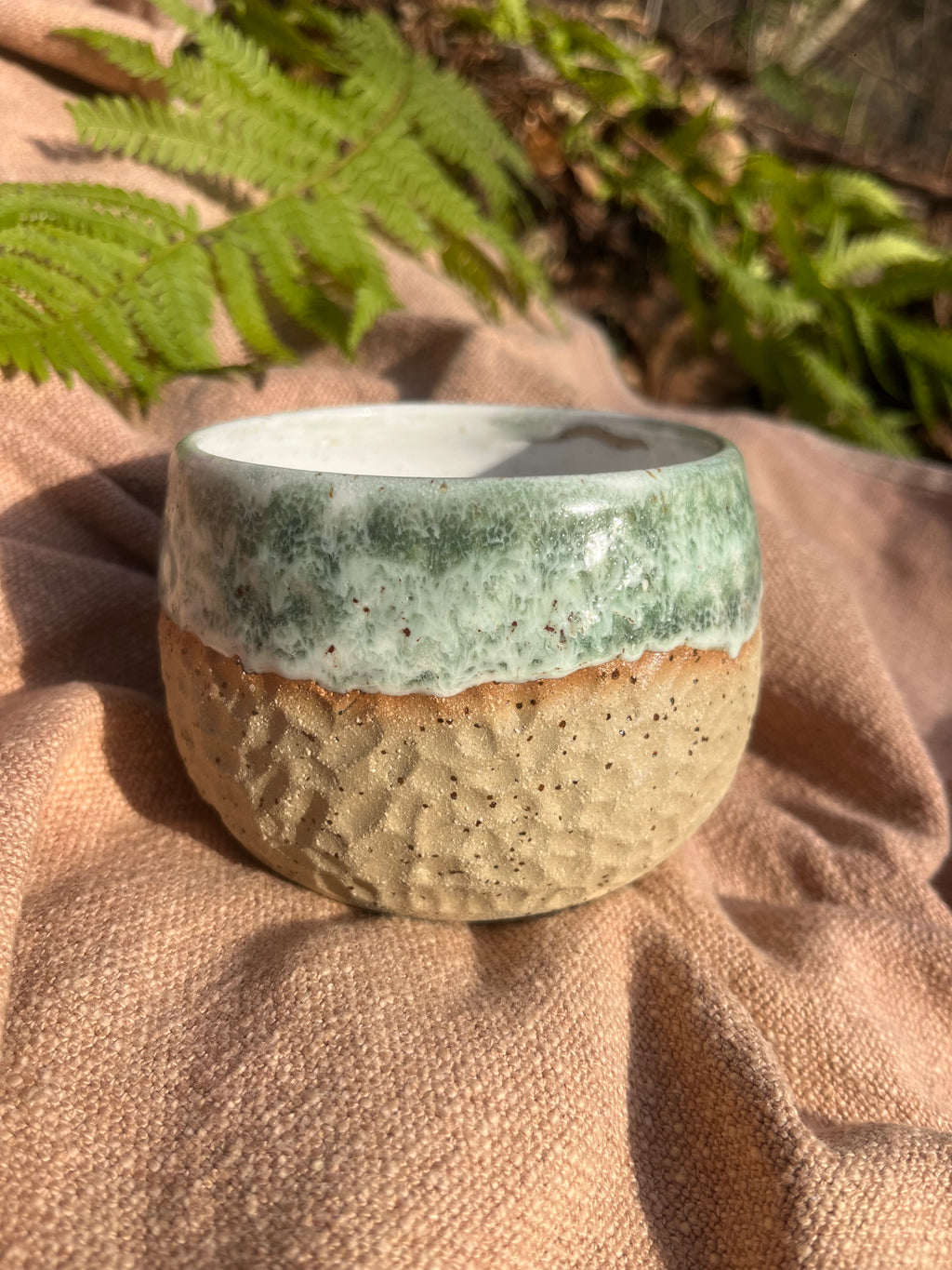 Steinzeugbecher - 400 ml – handgeschnitzt