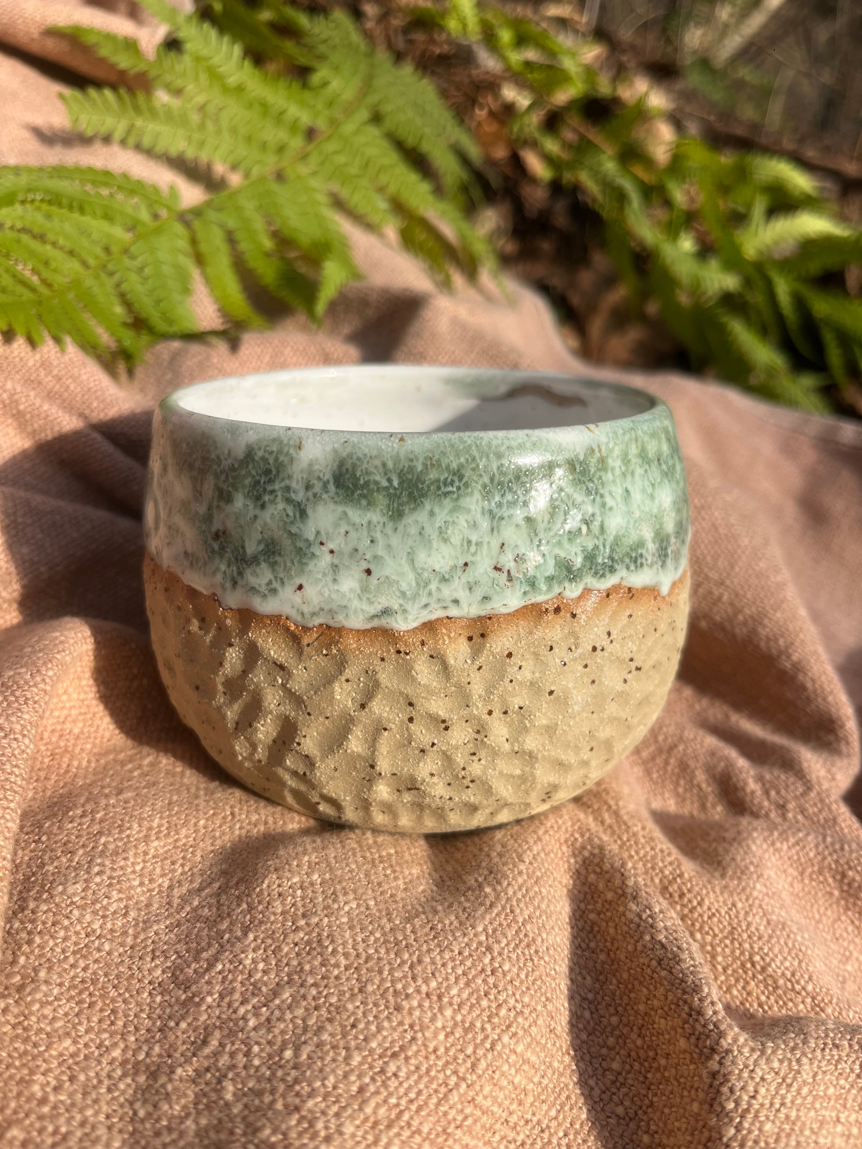 Steinzeugbecher - 400 ml – handgeschnitzt