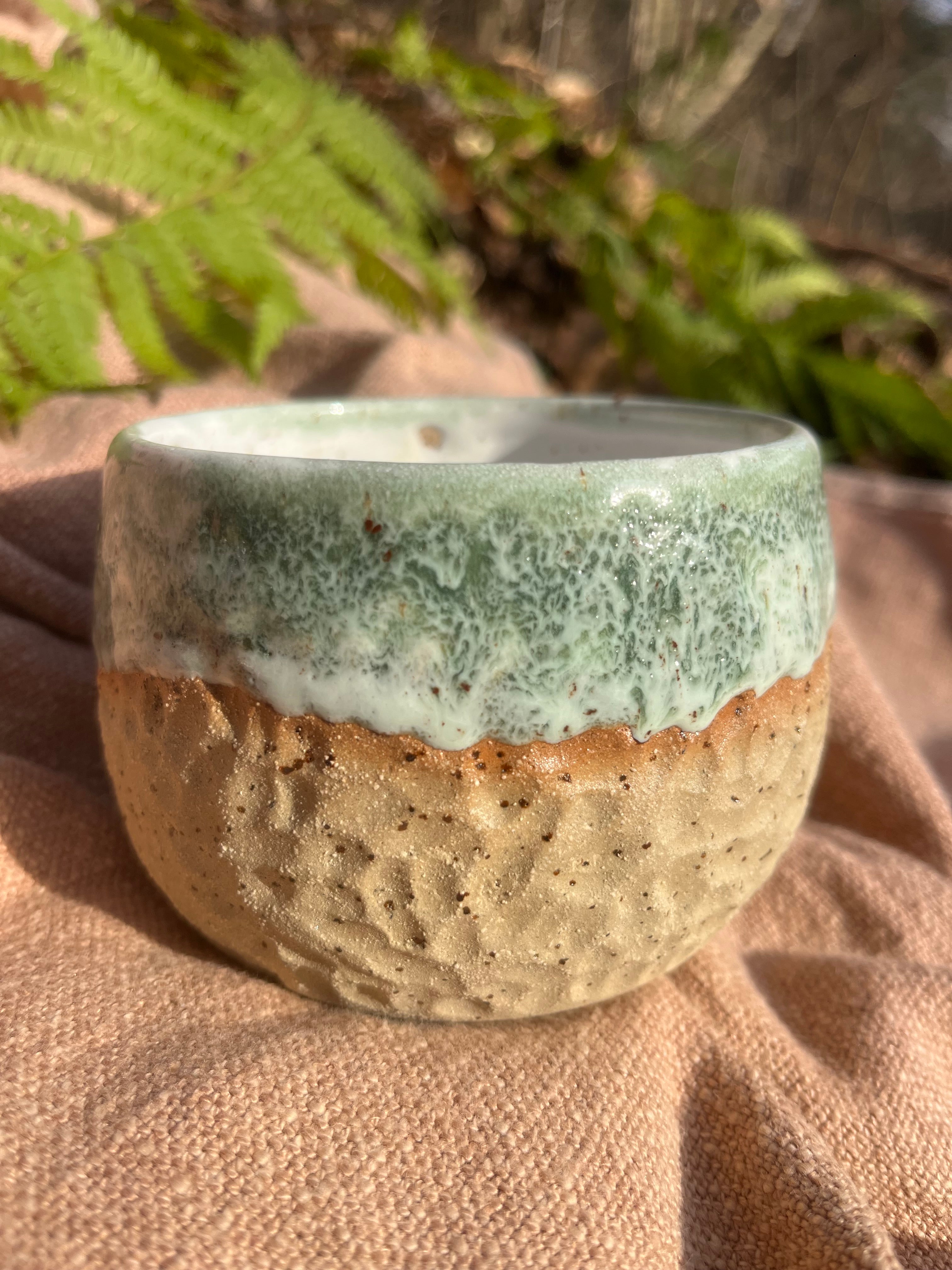 Steinzeugbecher - 400 ml – handgeschnitzt