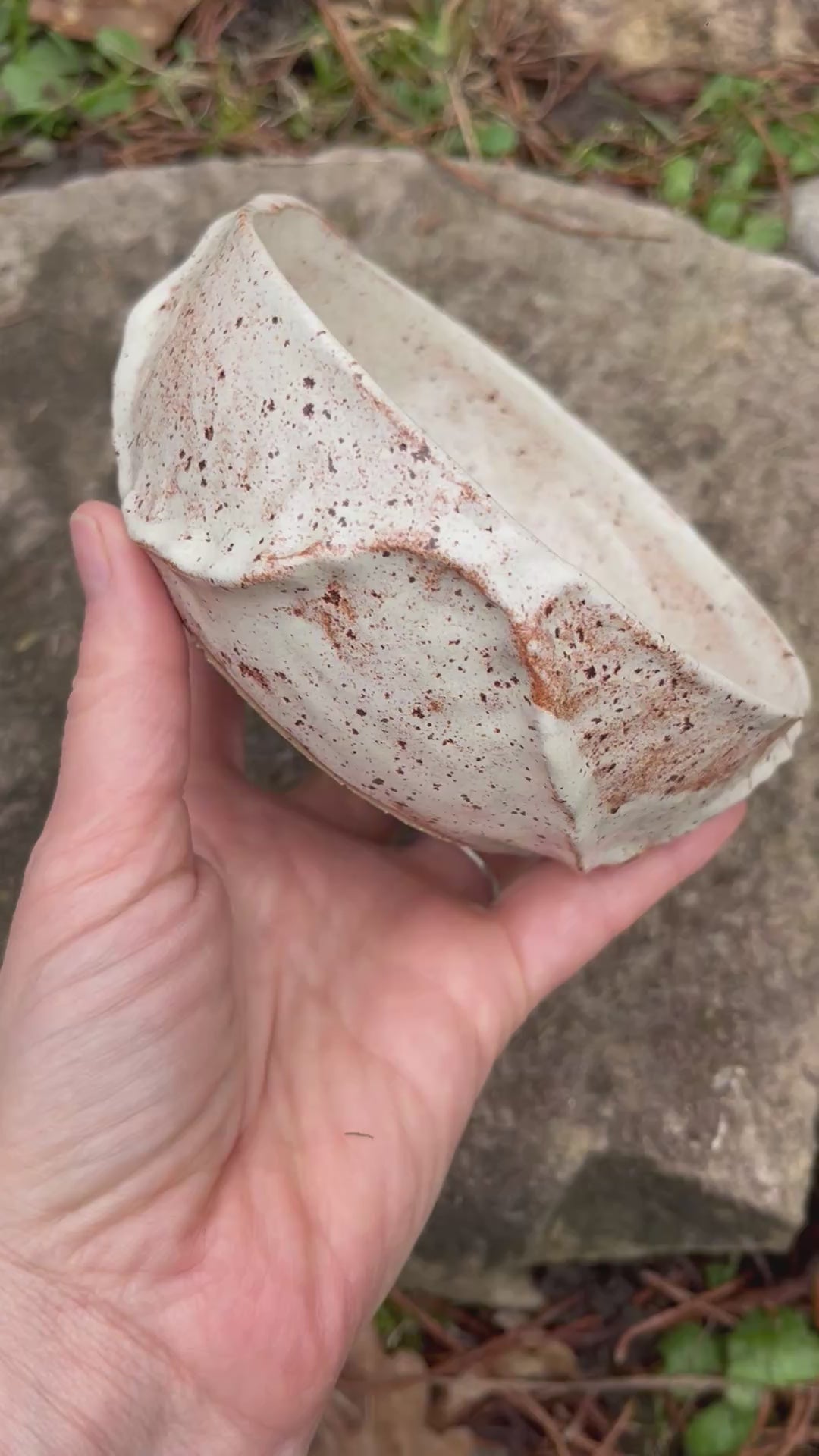 Schüssel Handgedrehte und modelliert